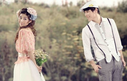 这届的年轻人不愿结婚,这届年轻人对婚姻没信心