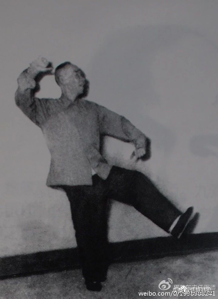 站桩时手可以上下活动吗,站桩时身体会随着呼吸上下起伏