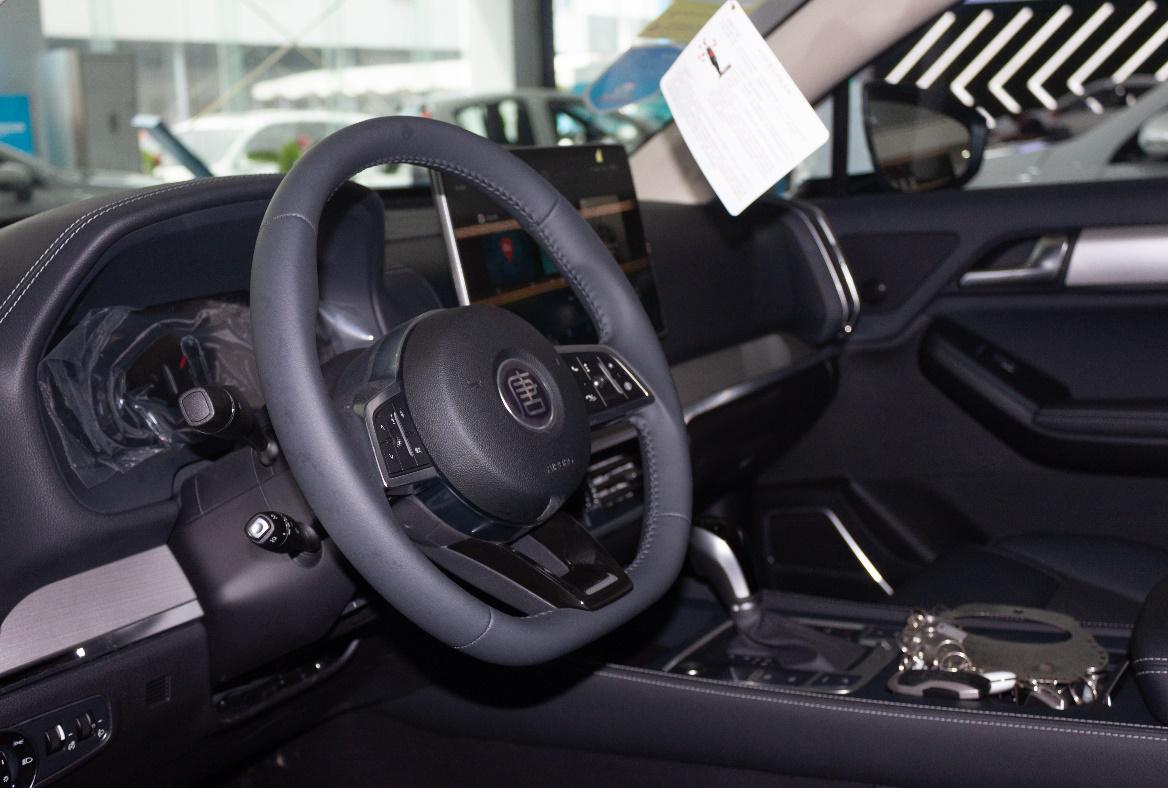 比亚迪唐2.0t7座新能源车测评,比亚迪唐7座混合动力车型