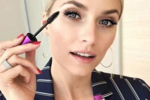 睫毛膏怎么擦防晕染,芭贝拉睫毛膏晕染成熊猫眼