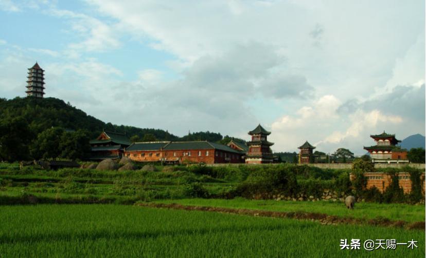 一笑倾人城再笑倾人国说的是谁,一笑倾人国再笑倾人城下句接什么