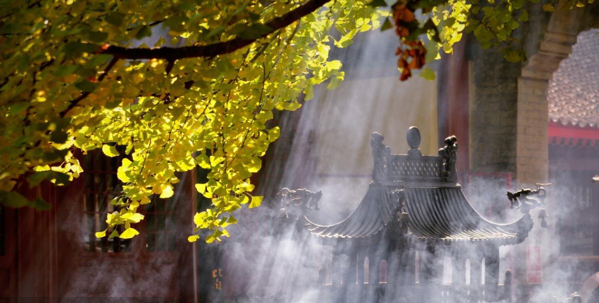 北京赏秋寺庙,北京三个景点