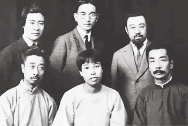 鲁迅不为人知的一面：一生爱烟，想戒却戒不掉，最后死于香烟