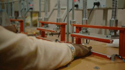 话题敏感,争议巨大,但我依然要为这部片喝彩!