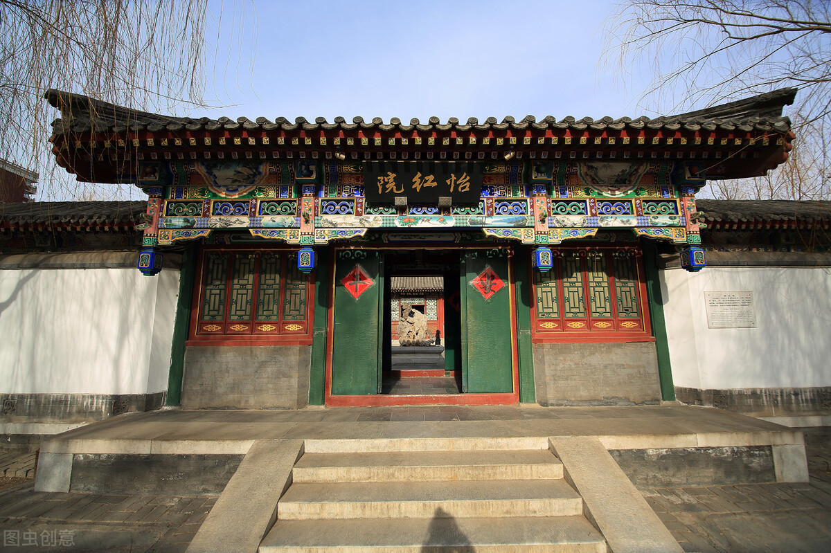 红楼梦中三人的爱情故事,红楼梦中最渣的三位男性