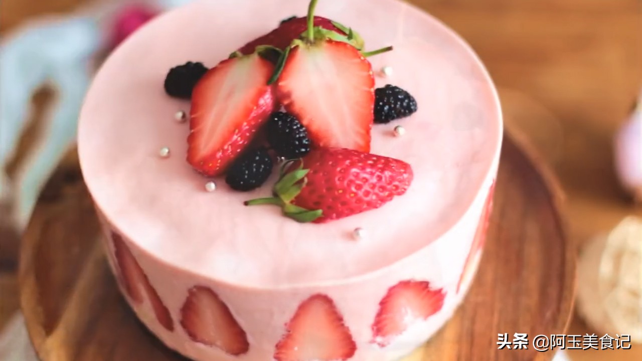 淡奶油和面粉做蛋糕视频,奶油蛋糕用什么面粉做好吃