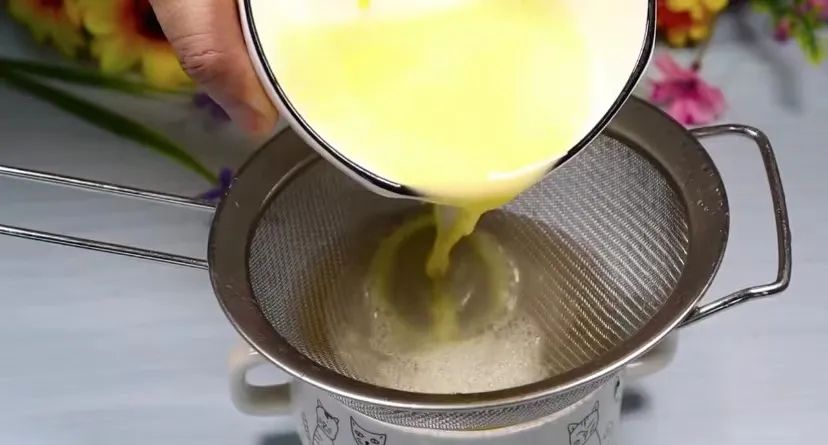 整个鸡蛋蒸蛋的正确做法,怎么样做蒸鸡蛋不是水蒸蛋