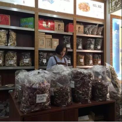 她创业失败家底败光,她创业卖鱼干年入1600万