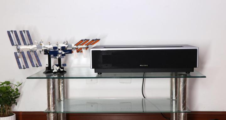 激光投影4k哪个最好,激光投影和灯泡投影哪个好