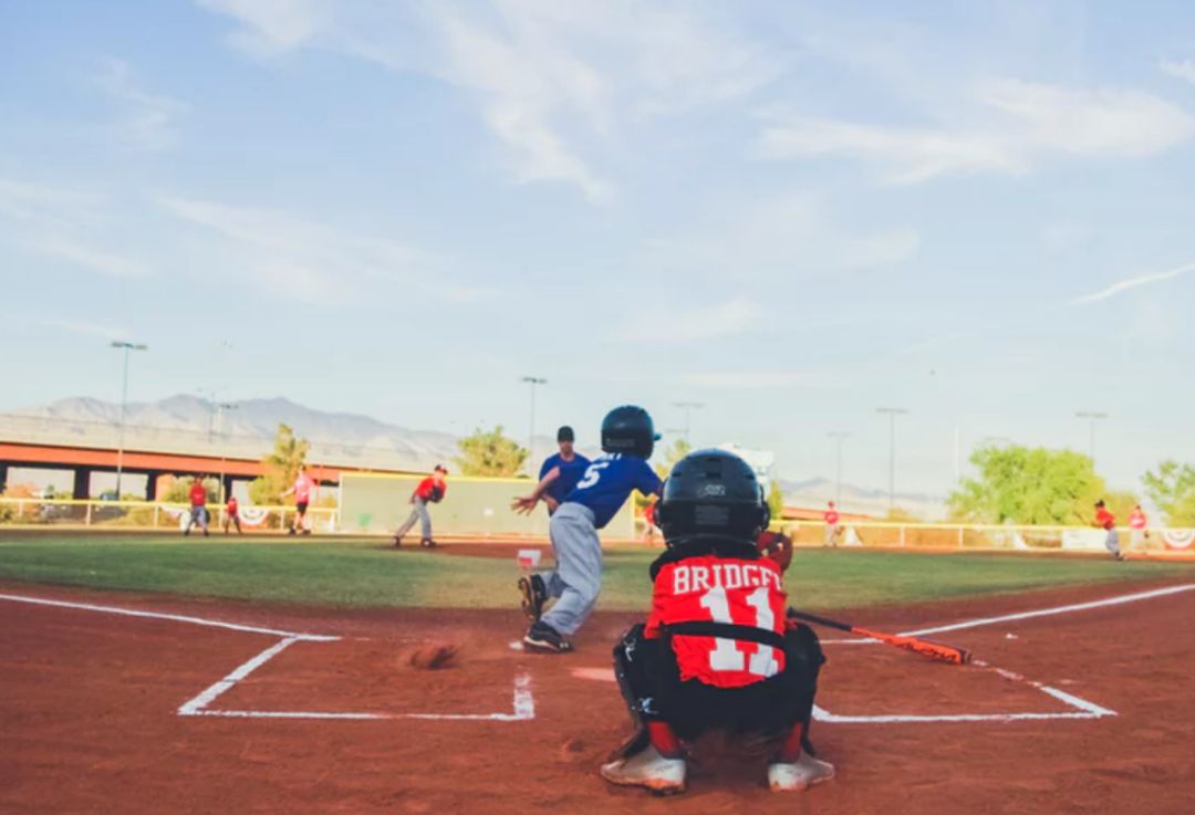 孩子弄坏同学东西家拒绝赔偿,孩子同学弄坏了孩子的东西要赔吗