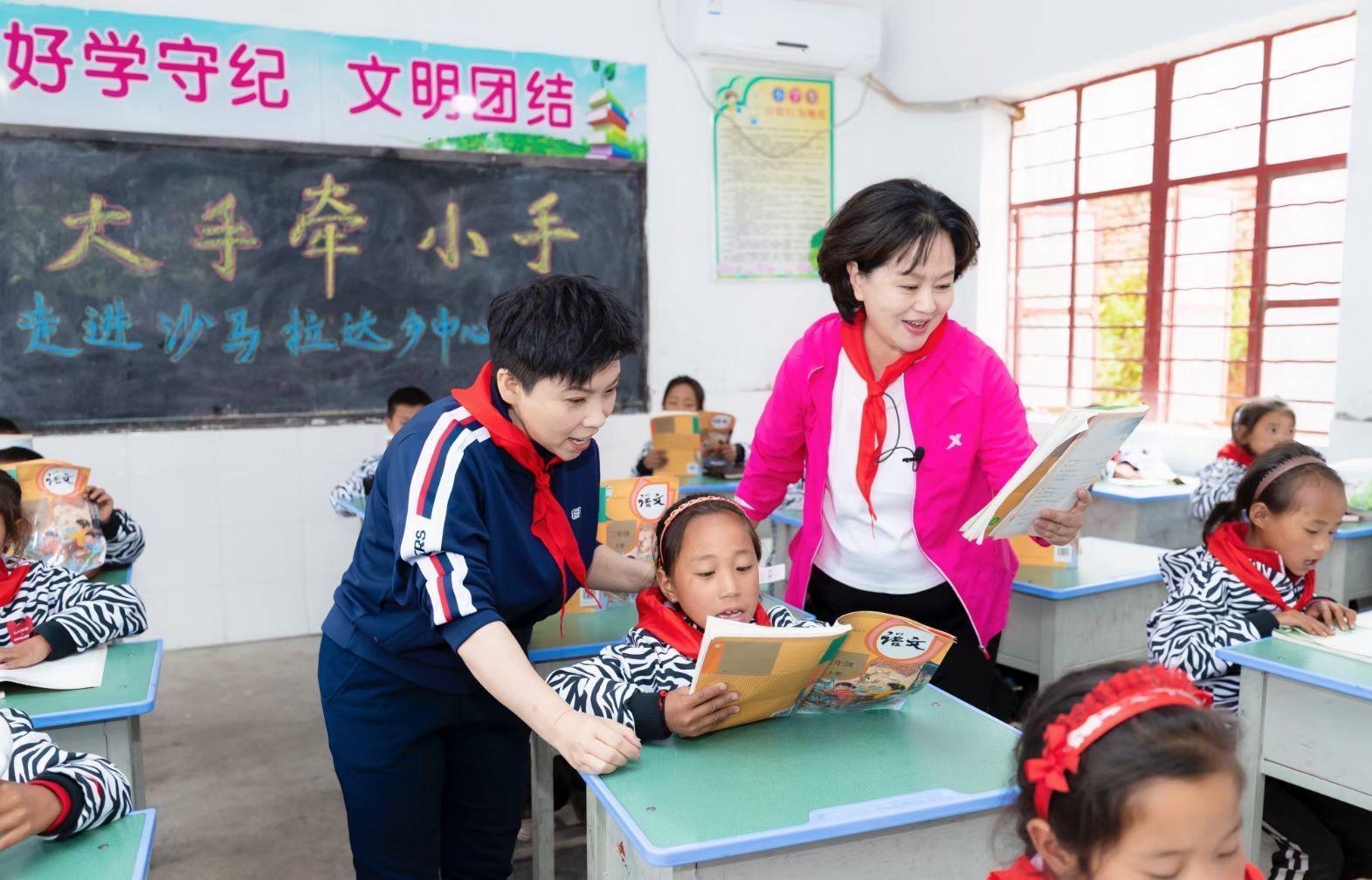 鞠萍携子改嫁街头卖菜,55岁鞠萍带儿子再嫁