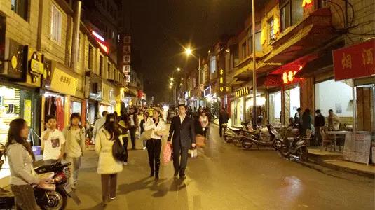 昆明翠湖公园周边的美食街,昆明美食街必打卡