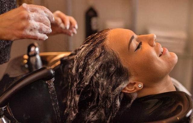 2019上半年健康谣言盘点：刷牙的泡沫越多越好，摸超市小票易致癌