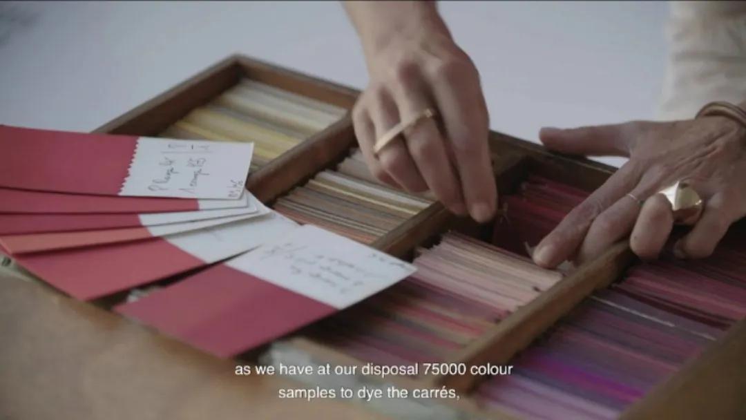 大型真香现场！爱马仕口红真的来啦！网友“设计一言难尽”