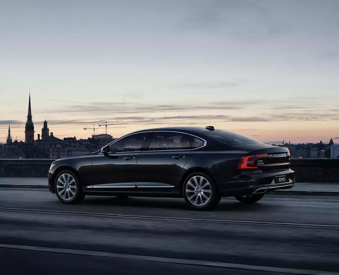 试驾沃尔沃s90t8评测视频,试驾沃尔沃s90