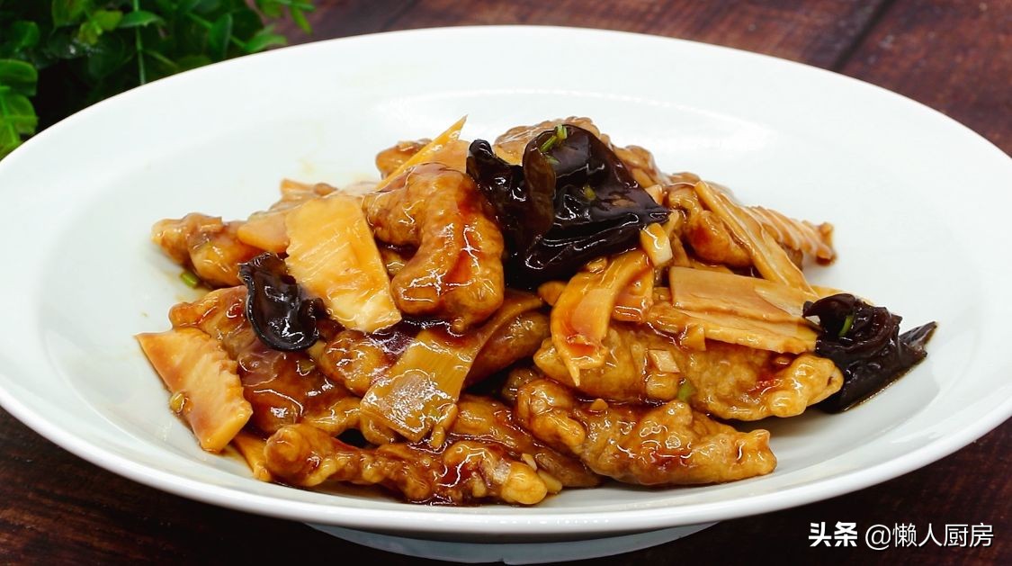 脆皮五花肉蘸料做法,五花肉裹淀粉油炸