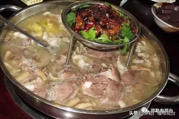 弥勒美食推荐离湖泉景区最近,弥勒五彩云池风景区