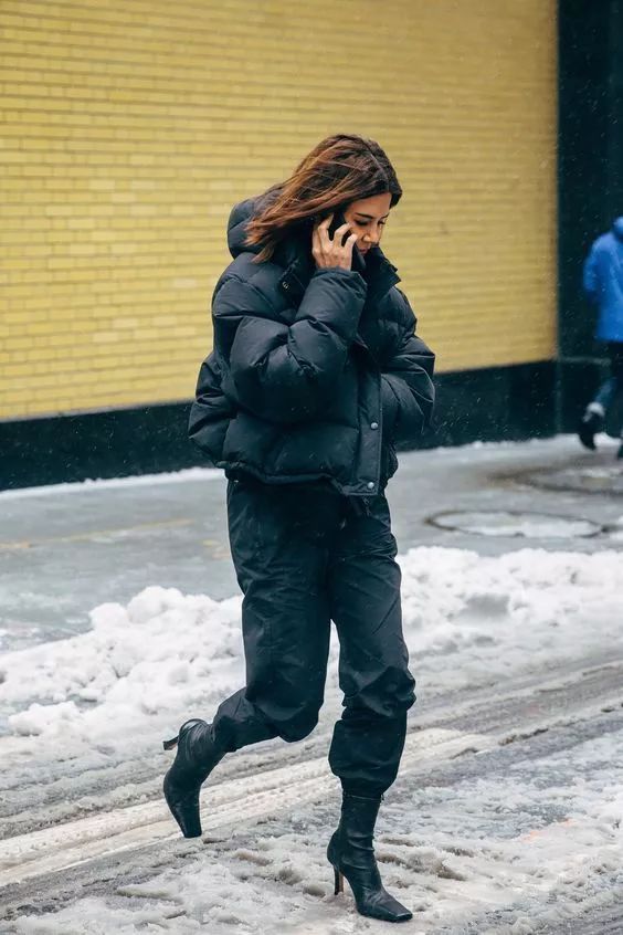 羽绒服太肥大太臃肿了怎么办,羽绒服穿肥点好还是瘦点好看