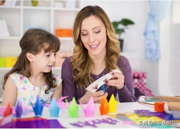 男艺术家一丝不挂表现“艺术”,宝妈做法引众怒,网友:扭曲的爱