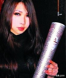 90后“晕机女”事件，反映了许多社会现实