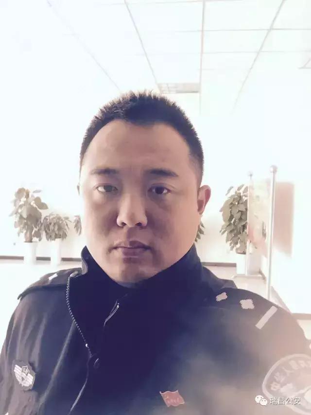 八一特辑退伍不褪色警营守初心,八一特辑戎装已变初心未改