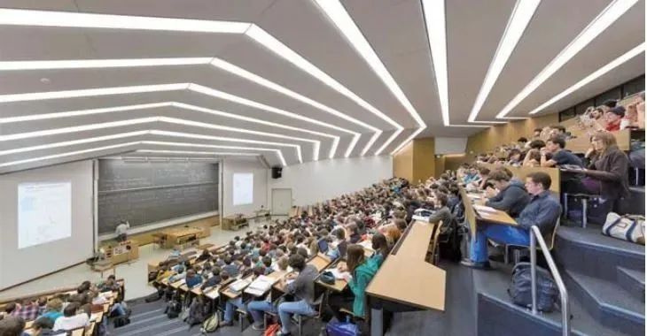 比王菲女儿更贵族的瑞士学校,王菲在瑞士的寄宿学校