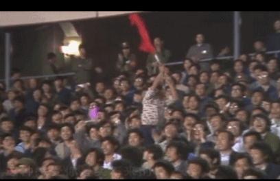 前国脚曝16年前花20万能进国足,18年巴西球迷扔杂物砸大巴