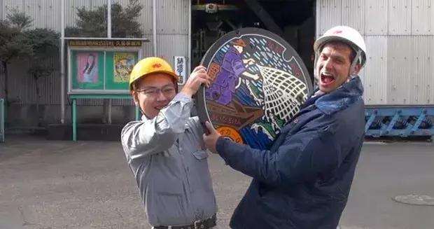 在日本，井盖儿都有美女粉丝团