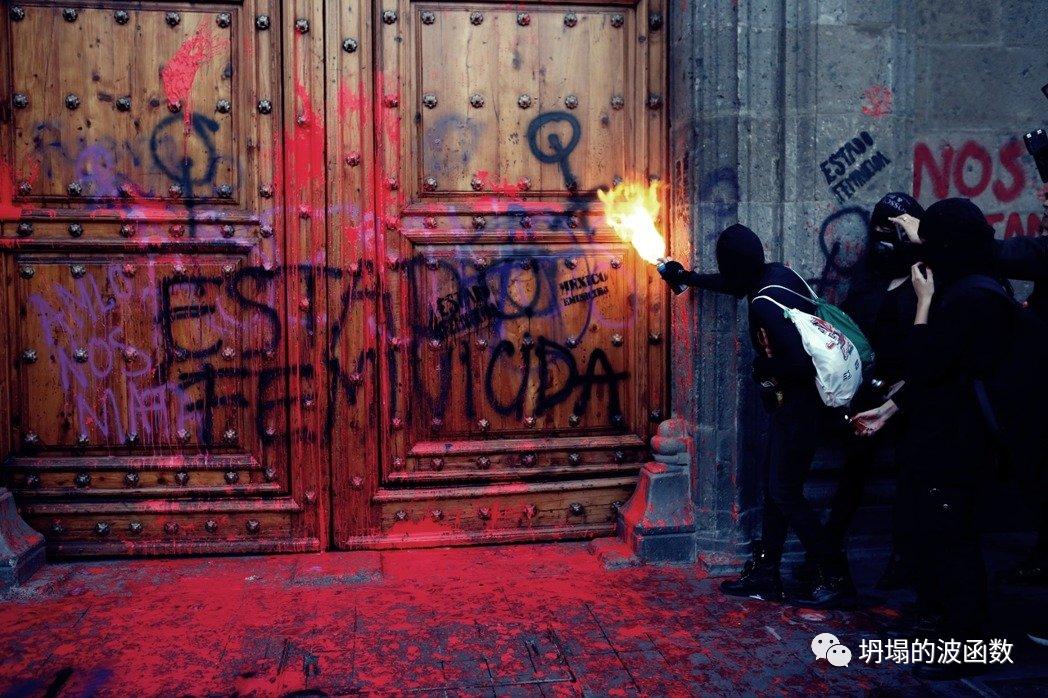 从N号房到鲍毓明——她们受够了一首又一首*暴强**诗