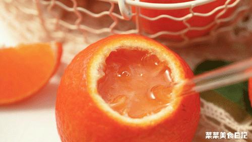 树上的草莓果冻,泰国水果树上结的果冻