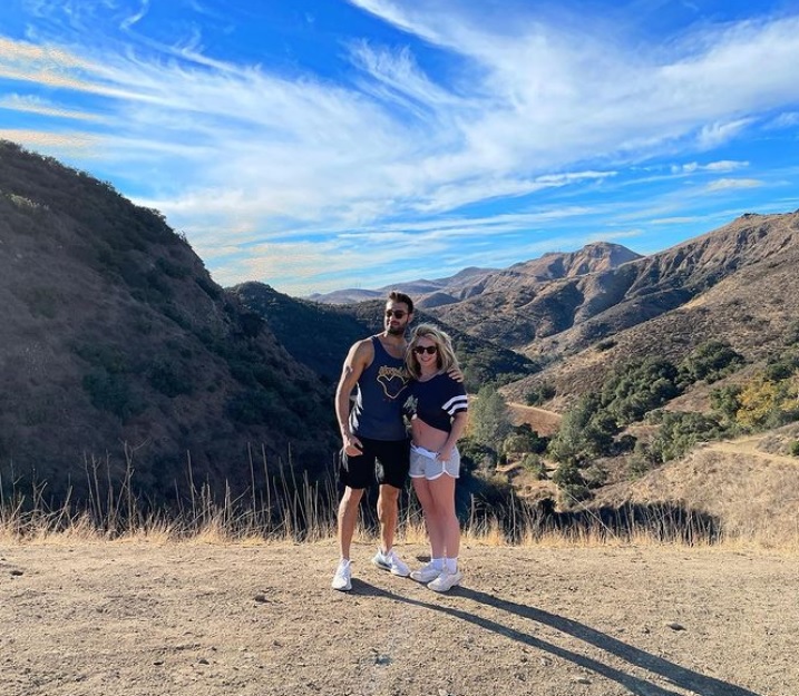 布兰妮官宣婚礼日期,布兰妮宣布订婚宴