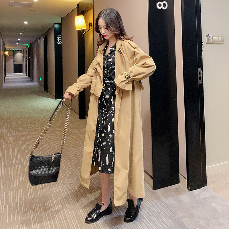 怎么搭都好看！教你碎花裙穿搭的正确模式