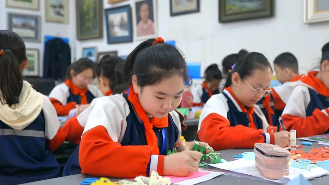 “七个一”先锋在行动｜小小讲解员带你游包钢实验二小