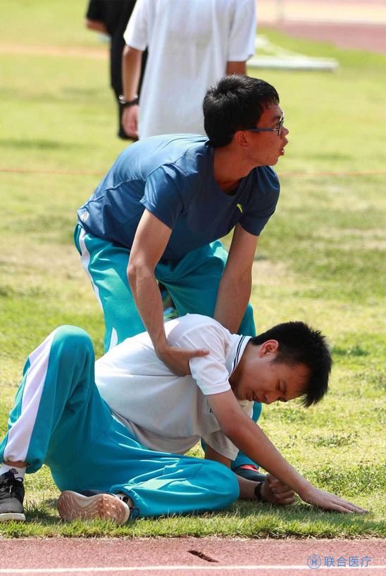 膝盖骨肿瘤的症状,少年膝盖结节里面痛