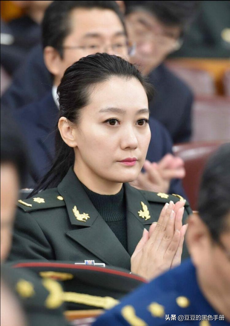 经典军旅歌曲飒爽英姿五尺枪,不会唱就别唱原视频