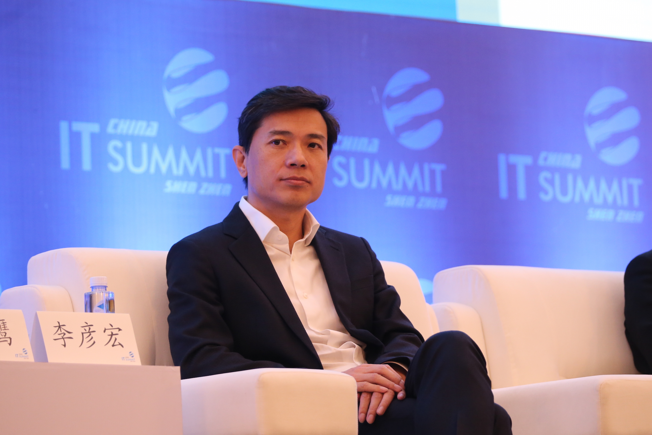 阿里腾讯市值超百度几万亿！度娘真不行了？网友：百度搜索永不倒