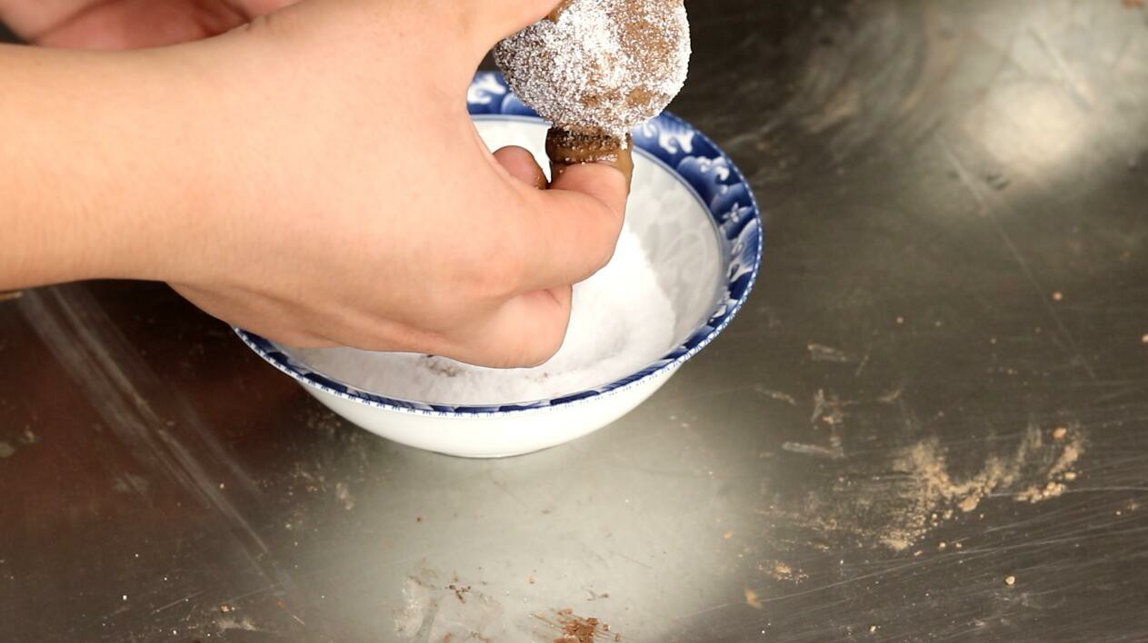 老妈腌咸鸡蛋的视频,妈妈腌咸鸭蛋的腌制方法