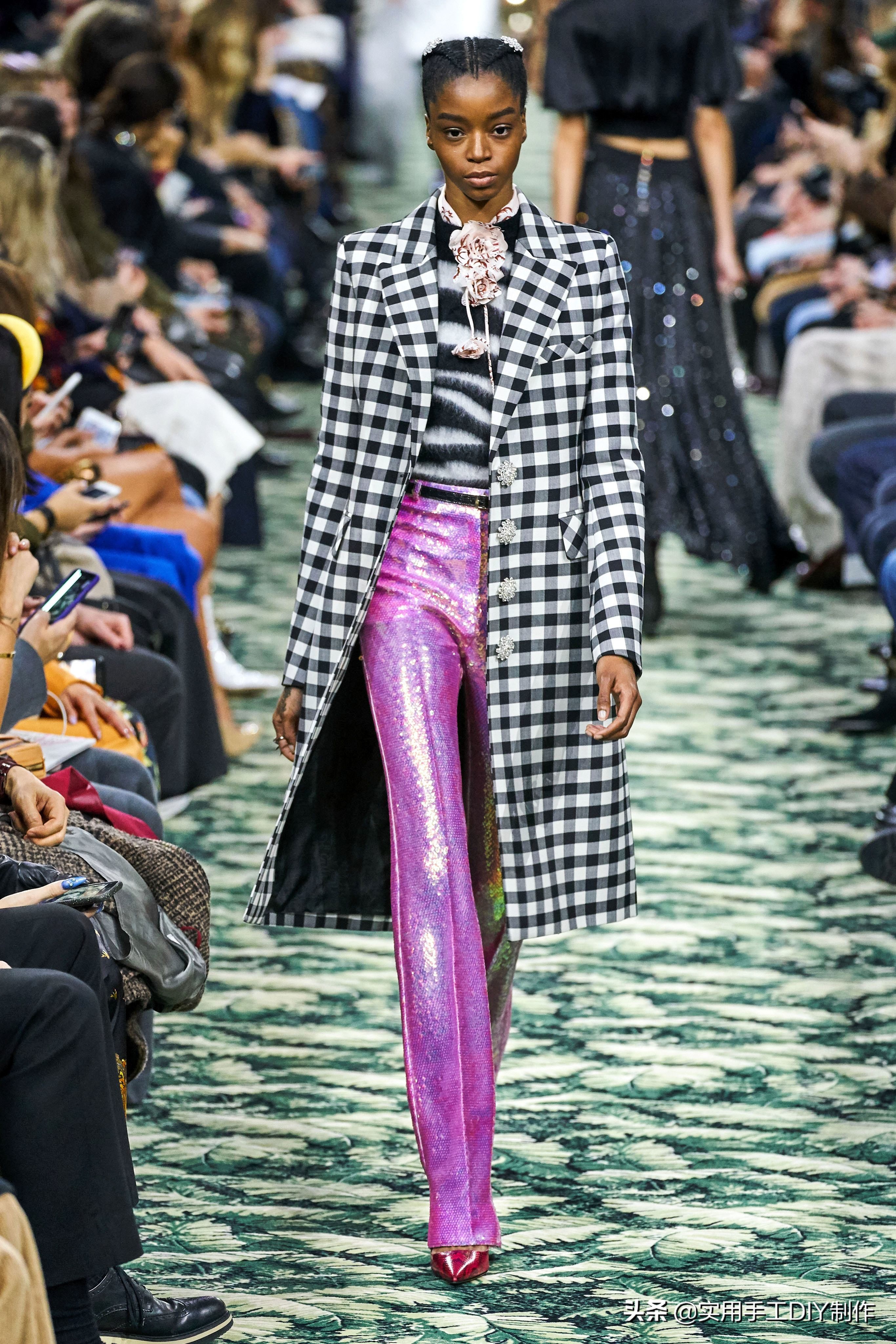 时装周pacorabanne系列2020,pacorabanne2021春夏系列金属长裙