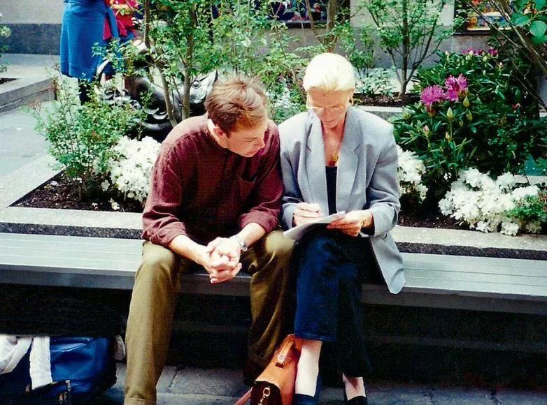 净身出户把财产转移到父母账户上,净身出户财产归孩子