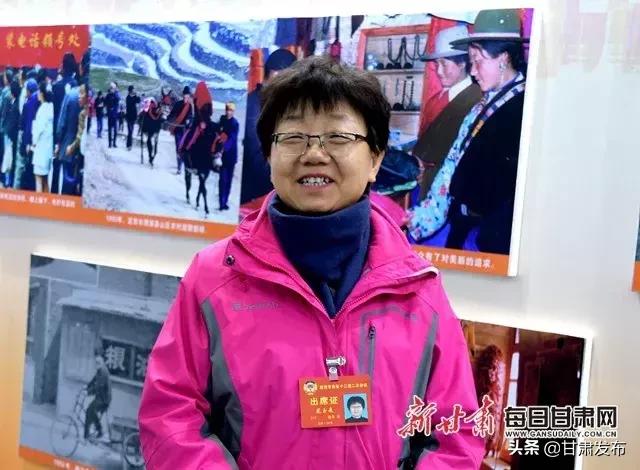 紧扣民生！小鹿跑*会两**来听听代表委员的“挂心事儿”