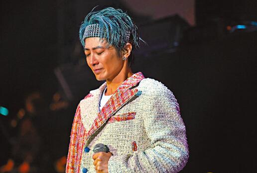 生意赔千万，陷桃色丑闻，“渣男洗白”直播2小时挣7000万