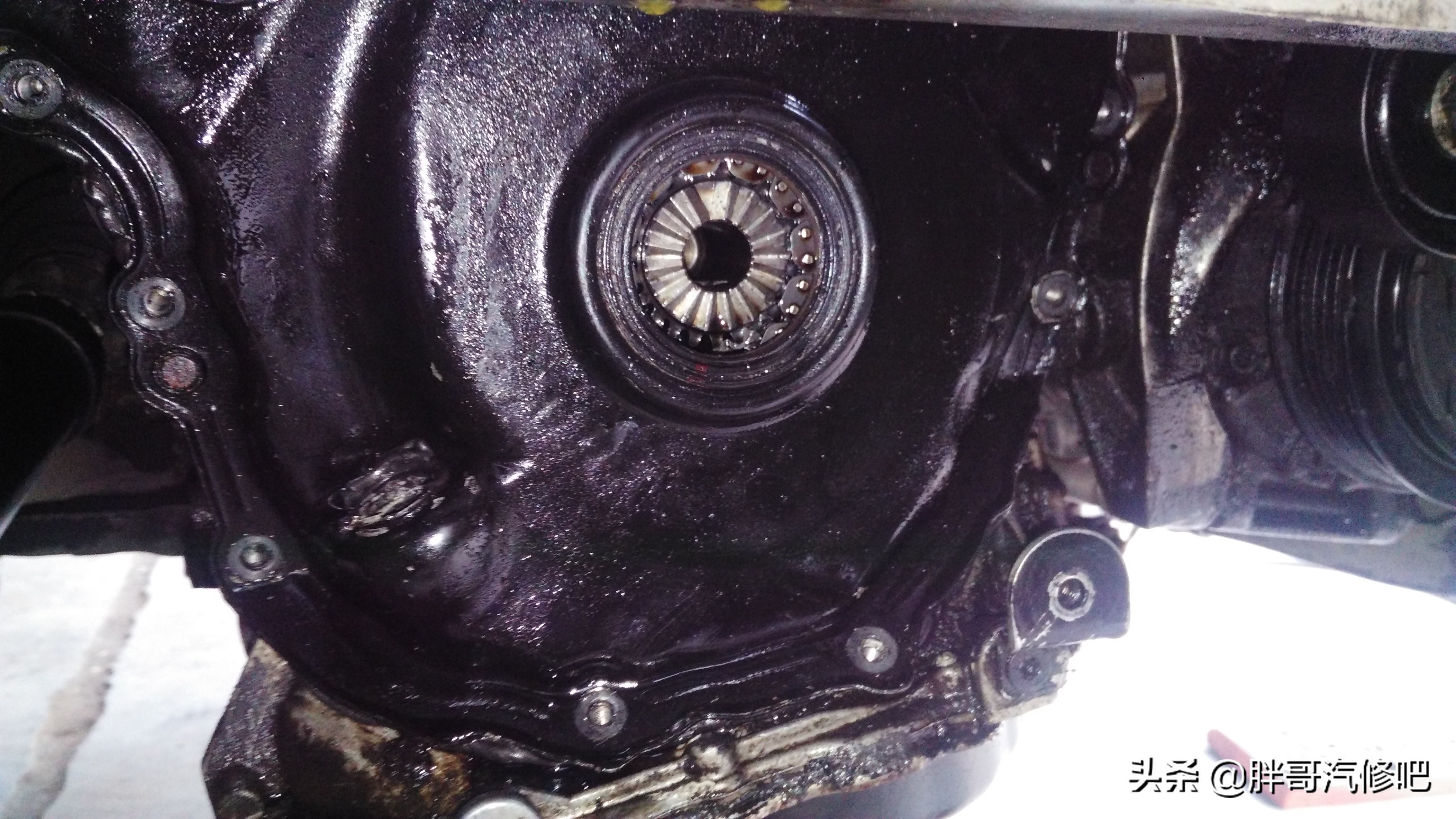 新迈腾会漏油烧机油吗,迈腾发动机漏油视频