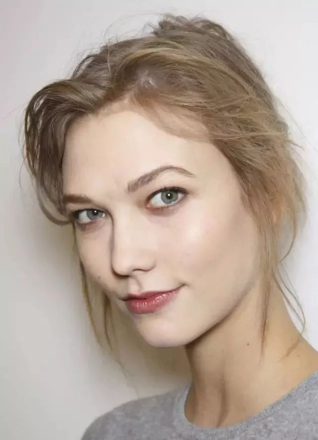 黄黑皮适合的蓝色系发色推荐,显白发色2020流行色黑黄皮冷色系