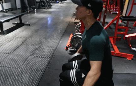 侧平举可以把肩练大吗,侧平举做不了组