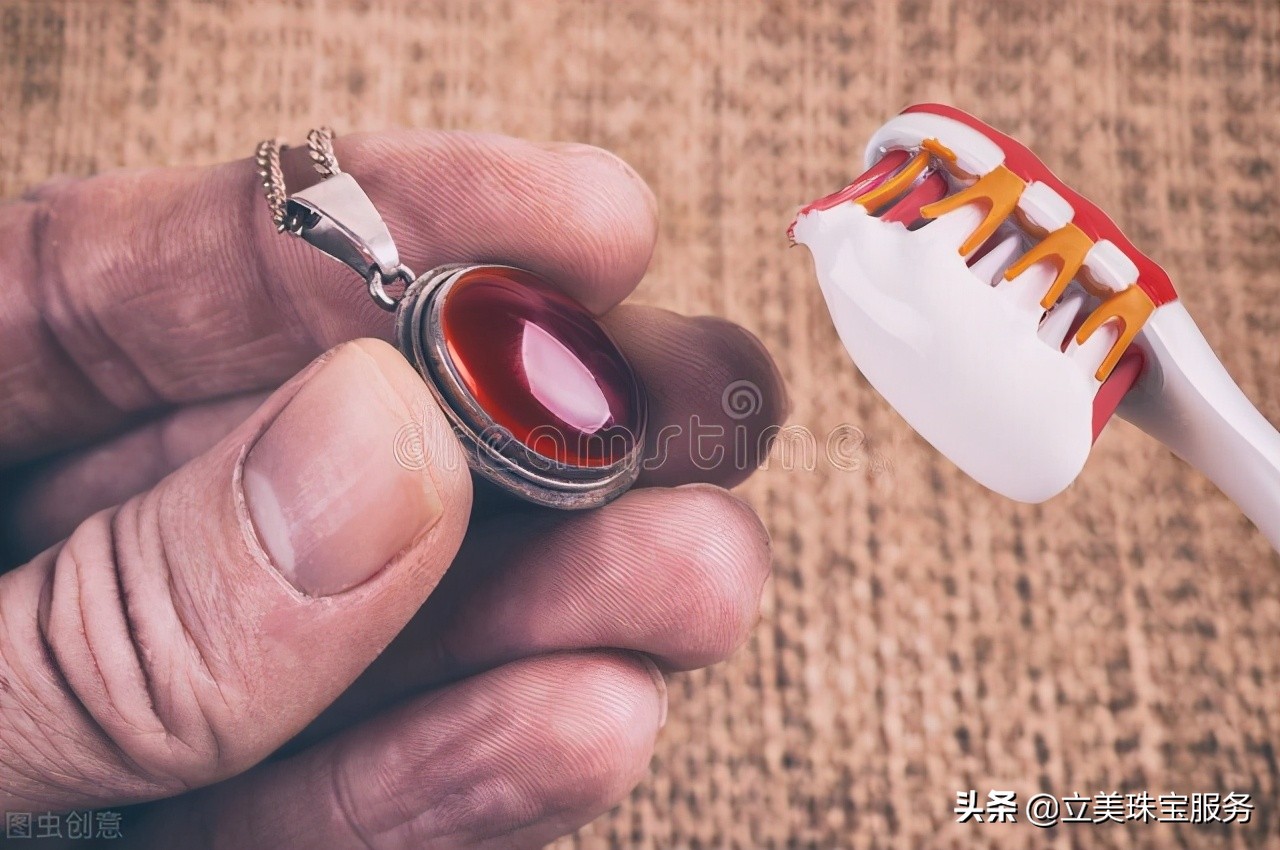 怎样清洗白银制品,白银首饰黑用什么清洗比较好