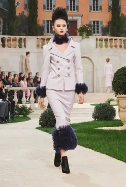 chanel香奈儿1995年时装秀,chanel香奈儿2015高级时装秀