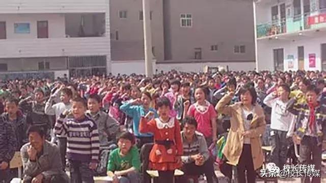 老师对学生太严厉了该如何沟通,学生叛逆顶撞老师时你会怎么做