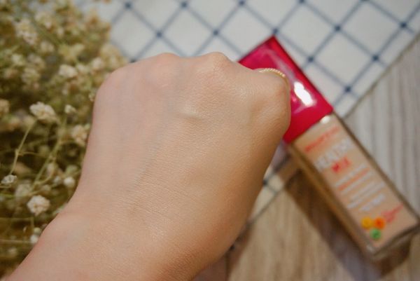 200元以下不暗沉的好用的粉底,超级便宜但好用的粉底液