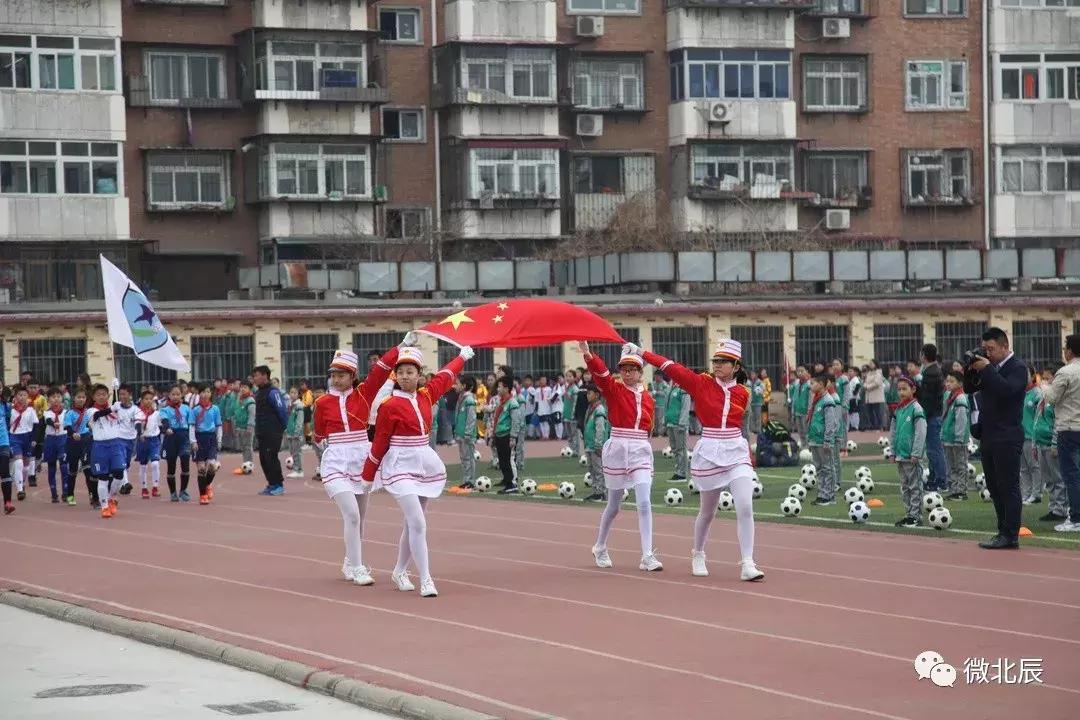 青少年足球成长比赛活动,阳光少年展风采校园足球