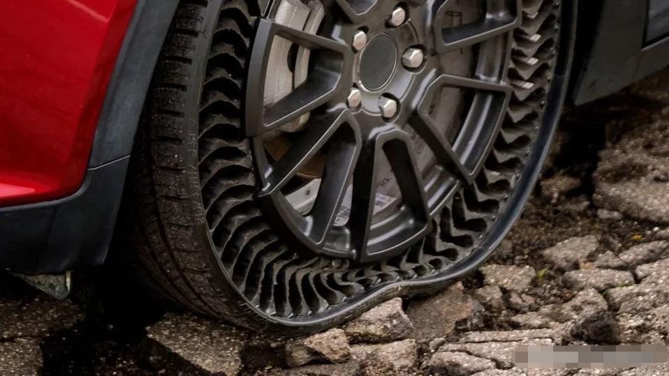 法国米其林最新科技！防扎、防爆免充气蜂窝行驶胎即将上市